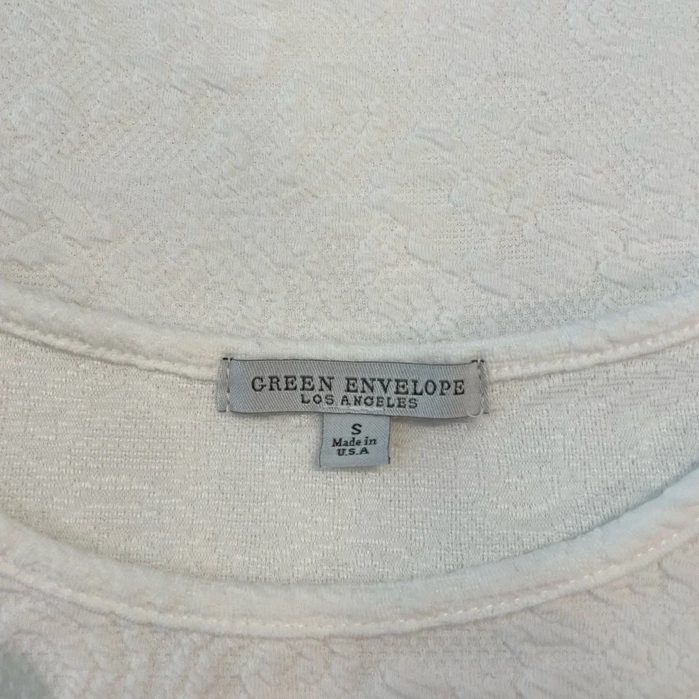 NWOT Elegant White/Cream Bell 3/4 Sleeve Top - Picture 6 of 9